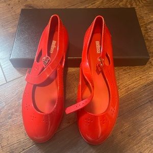 Melissa. NOT New. Perfect condition! Size 6